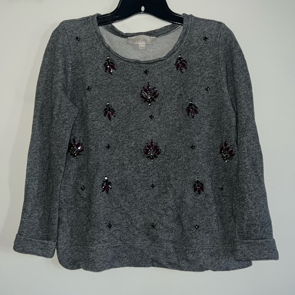 LOFT SMALL (SP) DARK GREY LONG SLEEVE SCOOP NECK JEWEL EMBEZZLED SWEATSHIRT EUC